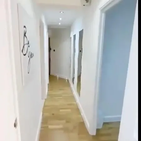 Center London Apartment